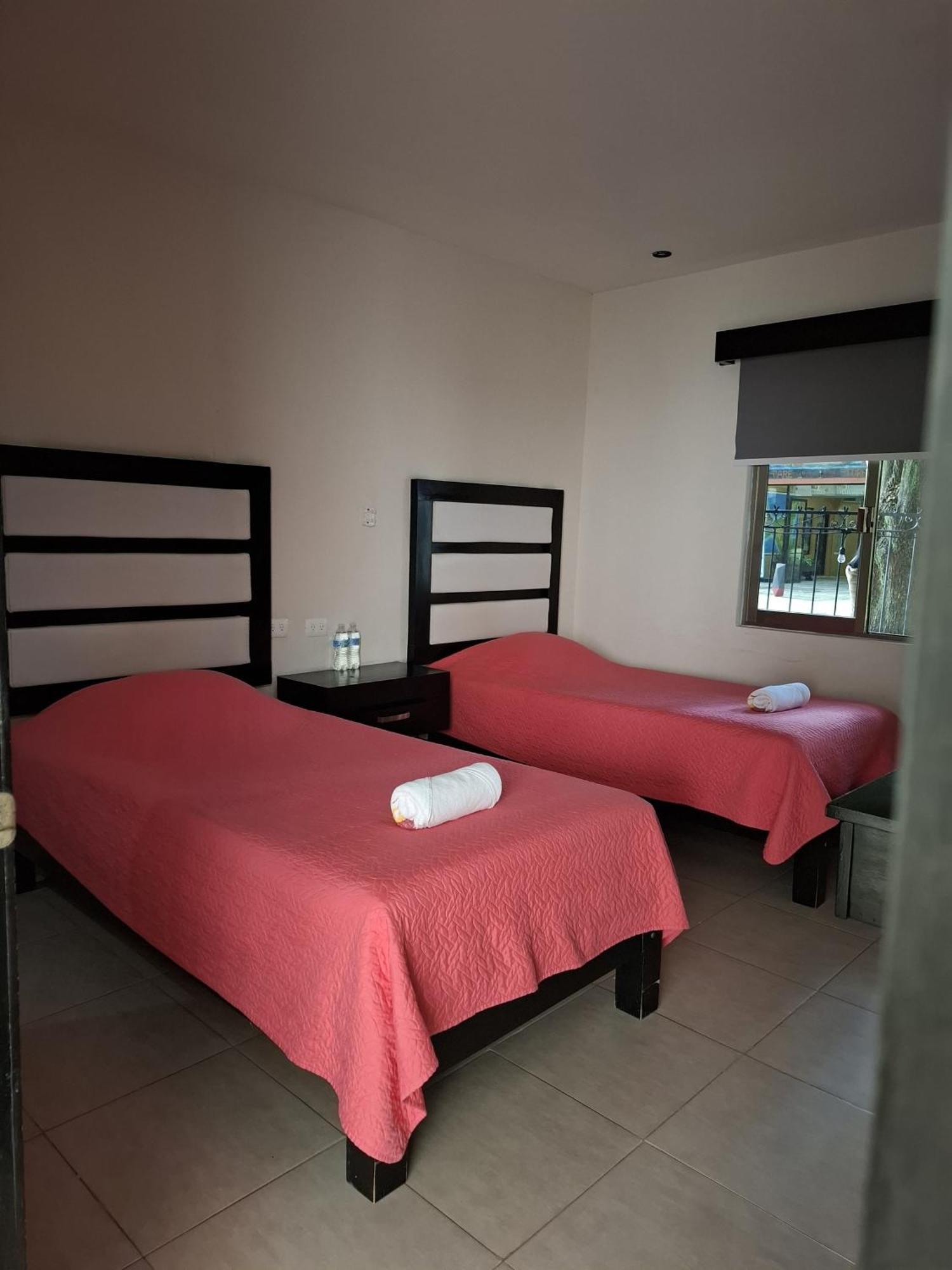 Hotel Sevilla Palenque Bagian luar foto